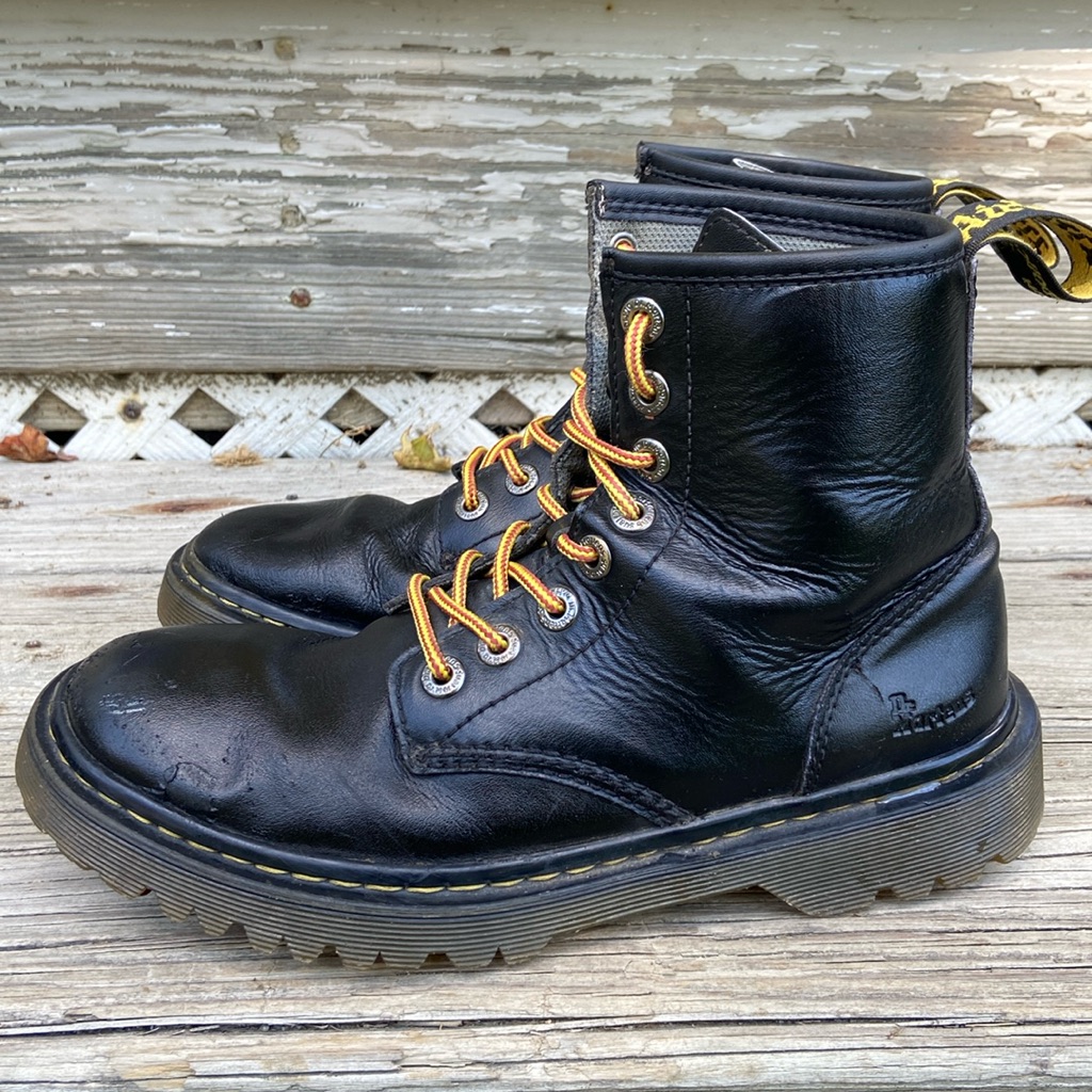 Dr. Martens Awley Black T Lamper Leather 8-Eye Lace-Up Boot Women’s Size 8